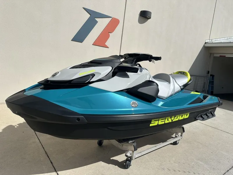 Slide: The Image of Sea-Doo GTI SE 170 2025 - 4