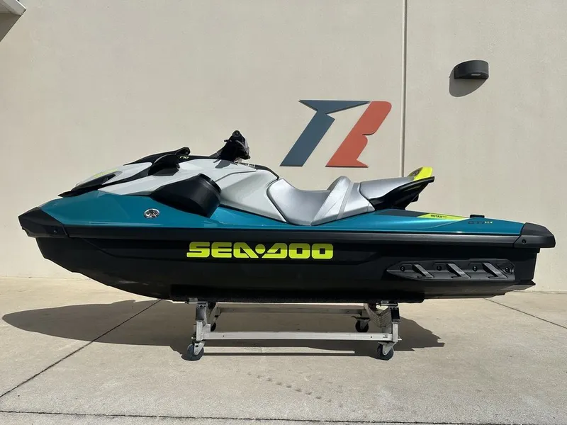 Slide: The Image of Sea-Doo GTI SE 170 2025 - 5