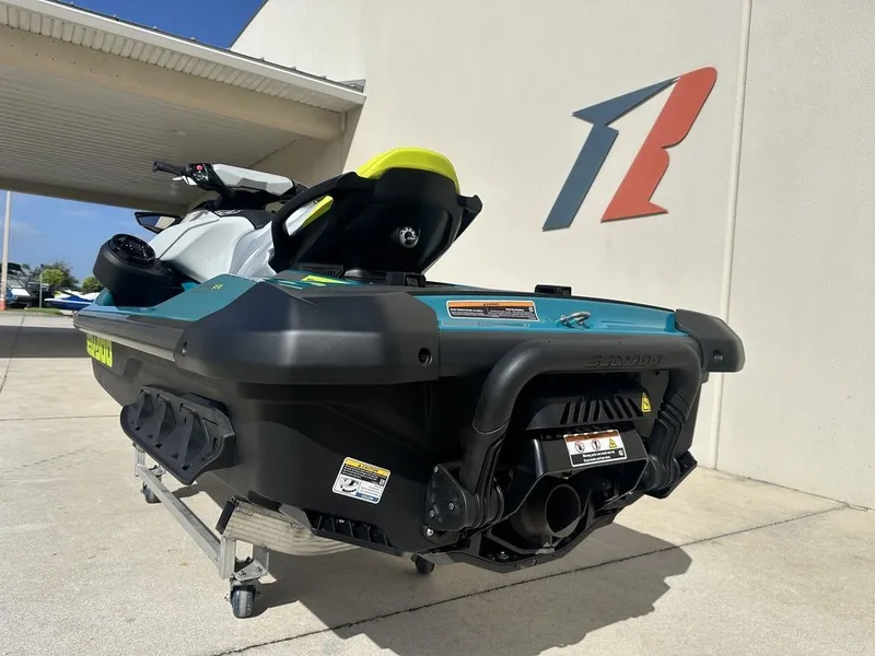 Slide: The Image of Sea-Doo GTI SE 170 2025 - 8