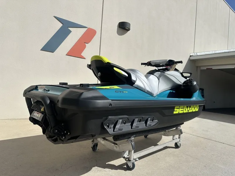 Slide: The Image of Sea-Doo GTI SE 170 2025 - 10