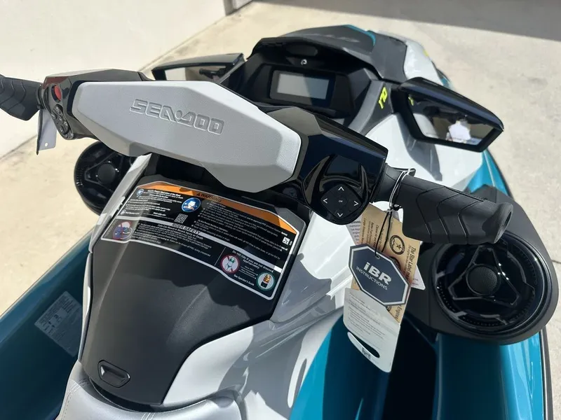 Slide: The Image of Sea-Doo GTI SE 170 2025 - 13