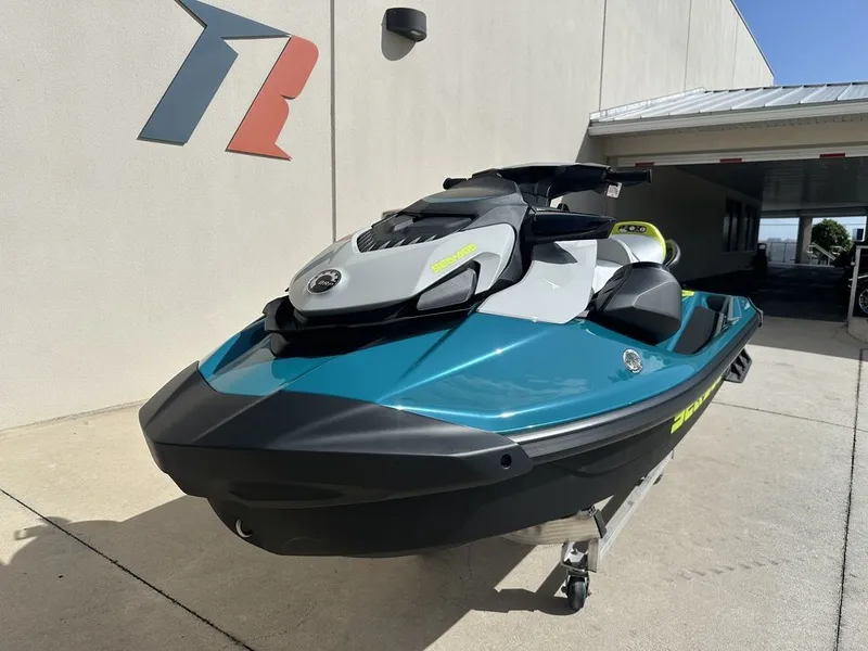 Slide: The Image of Sea-Doo GTI SE 170 2025 - 3