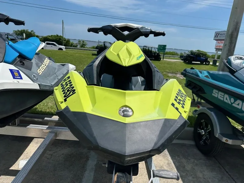 Slide: The Image of Sea-Doo Spark® 2-up Rotax® 900 H.O. ACE™ 2019 - 1