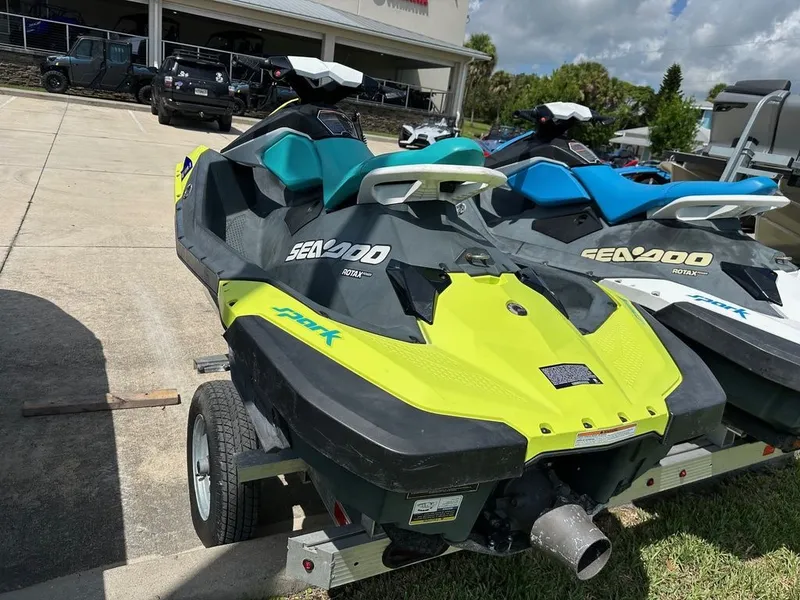 Slide: The Image of Sea-Doo Spark® 2-up Rotax® 900 H.O. ACE™ 2019 - 5
