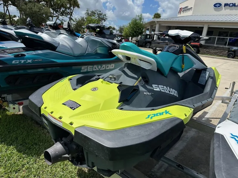 Slide: The Image of Sea-Doo Spark® 2-up Rotax® 900 H.O. ACE™ 2019 - 7