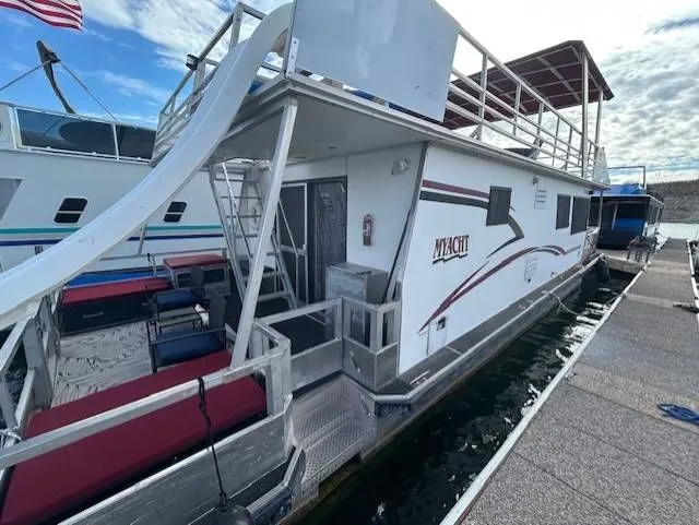 The Image of Tracker Myacht 2000 - 1