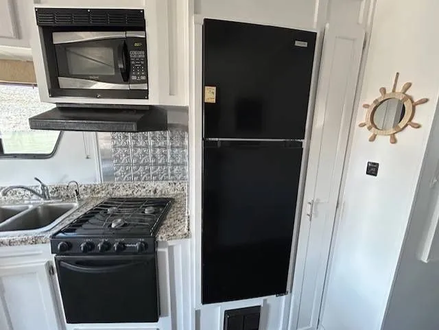 Slide: The Image of Tracker Myacht 2000 - 10