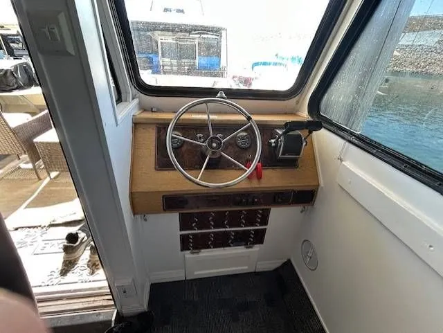 Slide: The Image of Tracker Myacht 2000 - 11