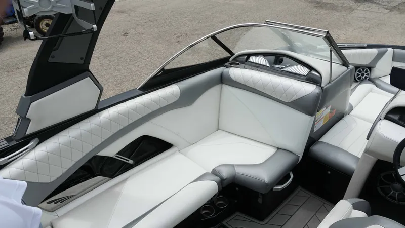 Slide: The Image of Tigé Z1 2017 - 12