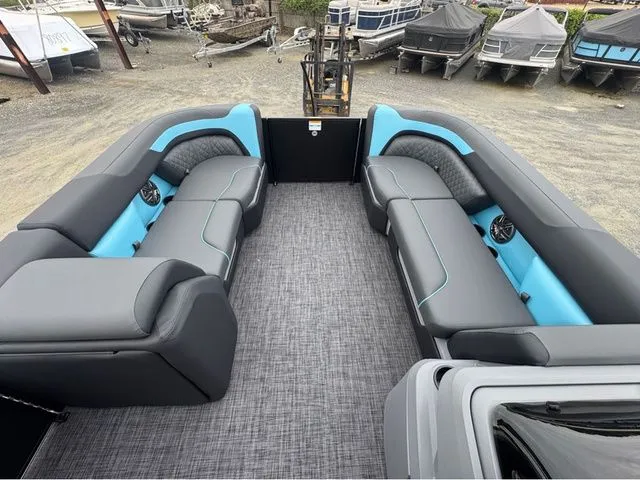 Slide: The Image of Godfrey Sweetwater 2286 SFL - Yamaha 250 SHO 2026 - 5