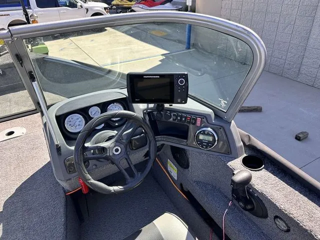 Slide: The Image of Lund 1850 Impact XS Sport 2017 - 15