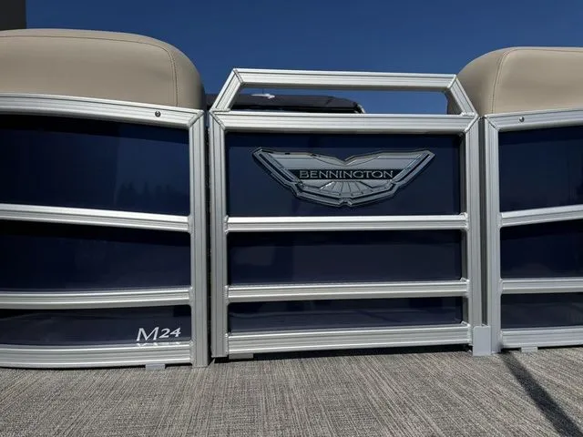 Slide: The Image of Bennington 24MS SPS Tri-toon Pontoon 2026 - 10