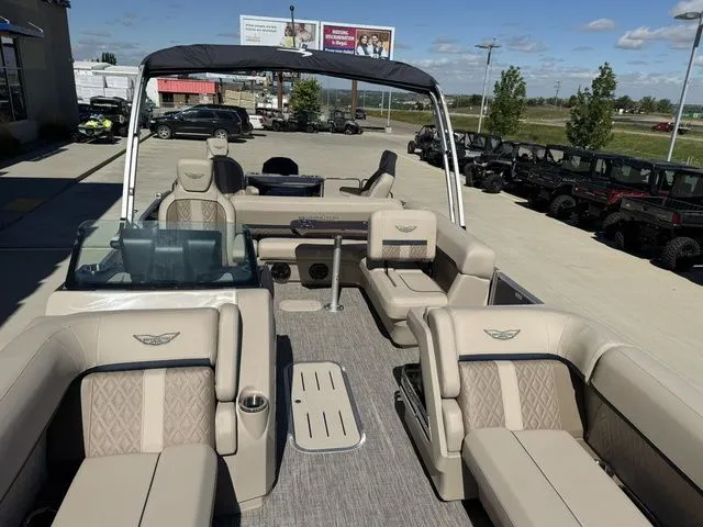 Slide: The Image of Bennington 24MS SPS Tri-toon Pontoon 2026 - 17