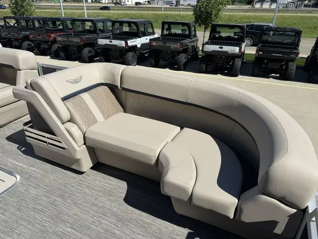 Slide: The Image of Bennington 24MS SPS Tri-toon Pontoon 2026 - 18