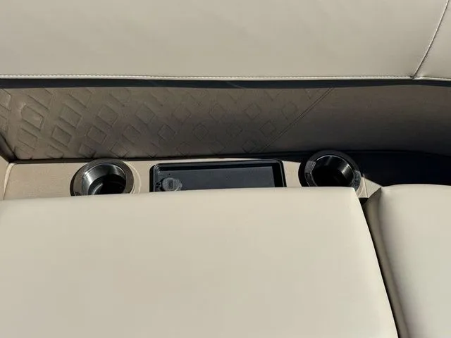 Slide: The Image of Bennington 24MS SPS Tri-toon Pontoon 2026 - 21