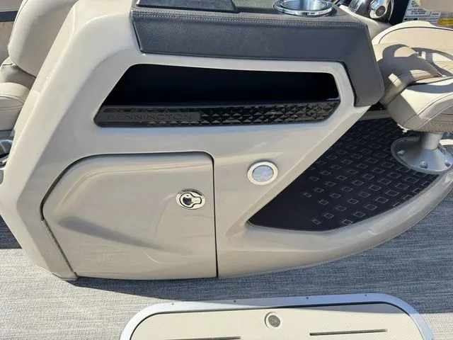 Slide: The Image of Bennington 24MS SPS Tri-toon Pontoon 2026 - 24