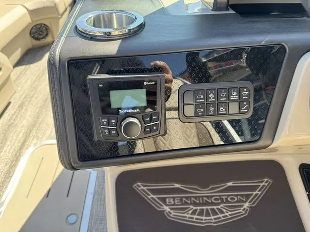 Slide: The Image of Bennington 24MS SPS Tri-toon Pontoon 2026 - 26