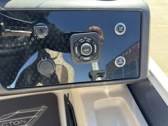 Slide: The Image of Bennington 24MS SPS Tri-toon Pontoon 2026 - 27