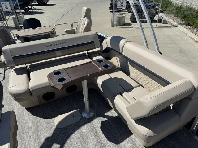 Slide: The Image of Bennington 24MS SPS Tri-toon Pontoon 2026 - 29