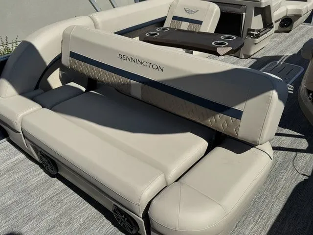 Slide: The Image of Bennington 24MS SPS Tri-toon Pontoon 2026 - 31