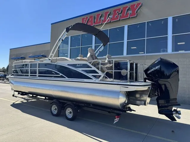 Slide: The Image of Bennington 24MS SPS Tri-toon Pontoon 2026 - 4