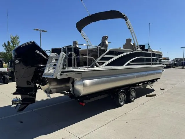 Slide: The Image of Bennington 24MS SPS Tri-toon Pontoon 2026 - 6