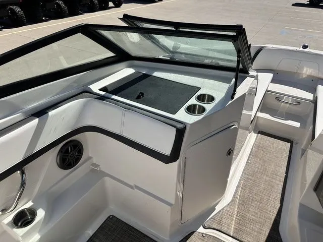 Slide: The Image of Sea Ray 21 SPX 2016 - 16