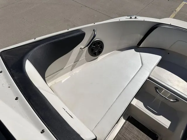 Slide: The Image of Sea Ray 21 SPX 2016 - 25