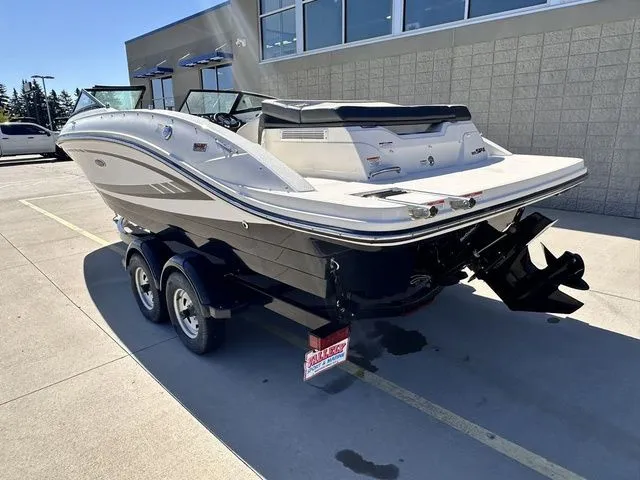 Slide: The Image of Sea Ray 21 SPX 2016 - 6