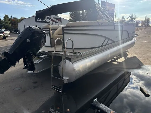 Slide: The Image of Crest CLASSIC LX 240 SLC 2023 - 5