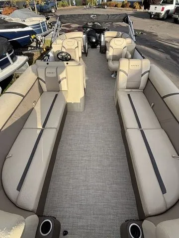 Slide: The Image of Crest CLASSIC LX 240 SLC 2023 - 8