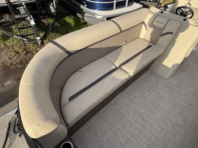 Slide: The Image of Crest CLASSIC LX 240 SLC 2023 - 9