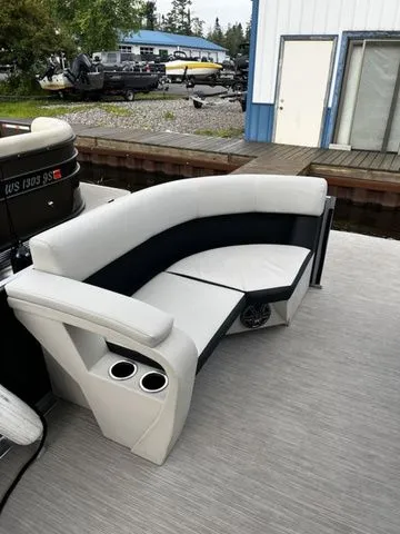 Slide: The Image of Harris Breeze 210 CW 2024 - 10