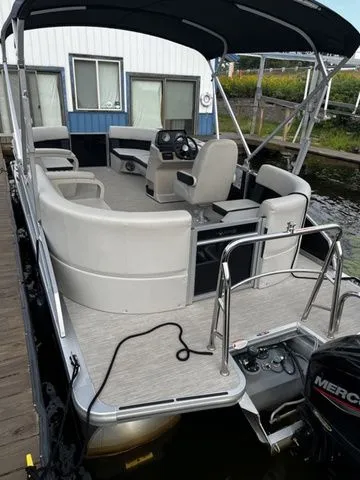 Slide: The Image of Harris Breeze 210 CW 2024 - 4