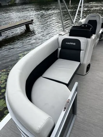 Slide: The Image of Harris Breeze 210 CW 2024 - 7