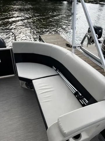 Slide: The Image of Harris Breeze 210 CW 2024 - 8