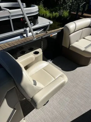 Slide: The Image of Crest Classic LX 200 SLC 2024 - 14