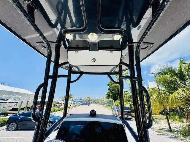 Slide: The Image of Sportsman Masters 227 Bay Boat 2021 - 11