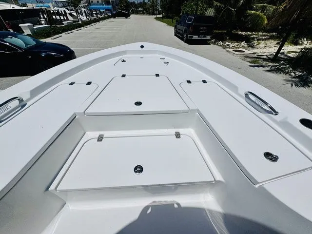 Slide: The Image of Sportsman Masters 227 Bay Boat 2021 - 17