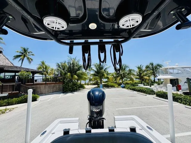 Slide: The Image of Sportsman Masters 227 Bay Boat 2021 - 7