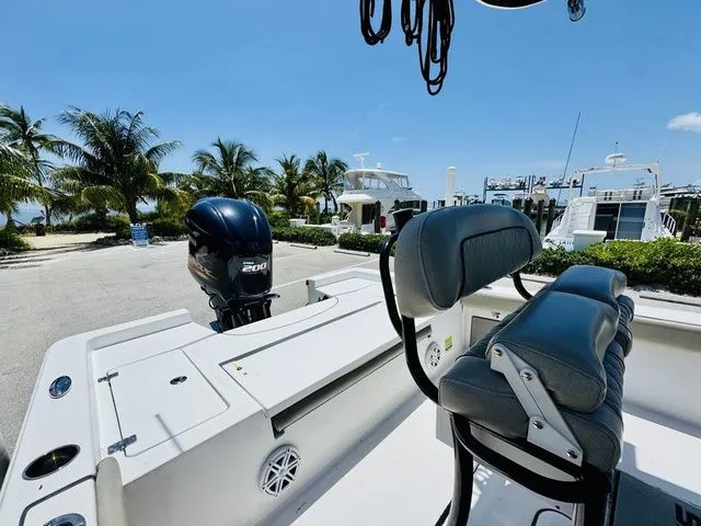 Slide: The Image of Sportsman Masters 227 Bay Boat 2021 - 8