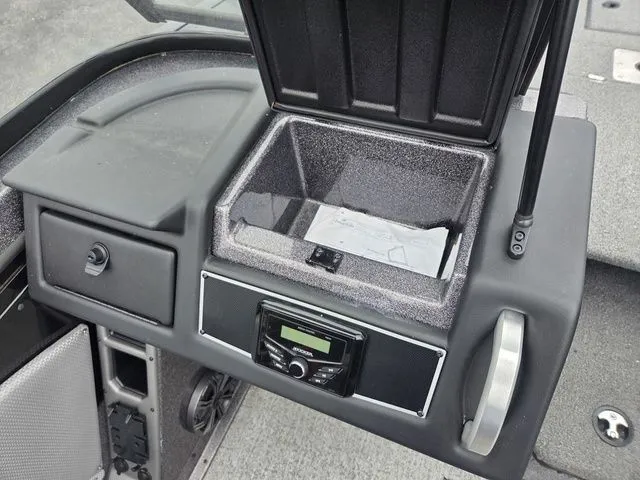 Slide: The Image of Ranger VX1788 WT 2023 - 12