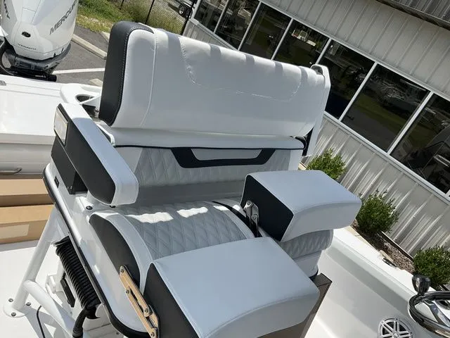 Slide: The Image of Blackfin 242 HB 2026 - 10