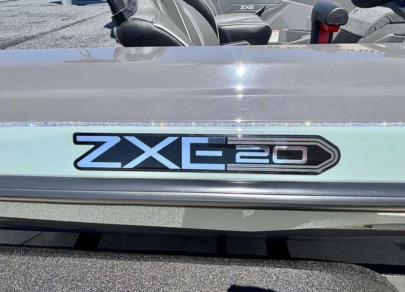 Slide: The Image of Skeeter ZXE20 2026 - 1