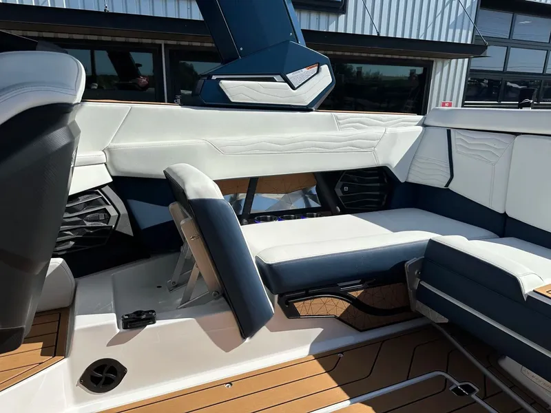 Slide: The Image of Nautique G23 2026 - 23