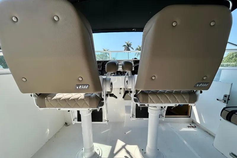 Slide: The Image of Captain's chairs on 2000 Pacific Mariner 65 Motoryacht, featuring Stidd seating. - 62