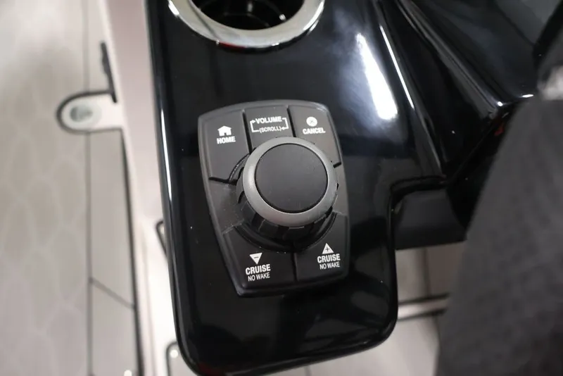 Slide: The Image of Control panel of 2026 Yamaha Boats 222XE with volume and cruise settings. - 27