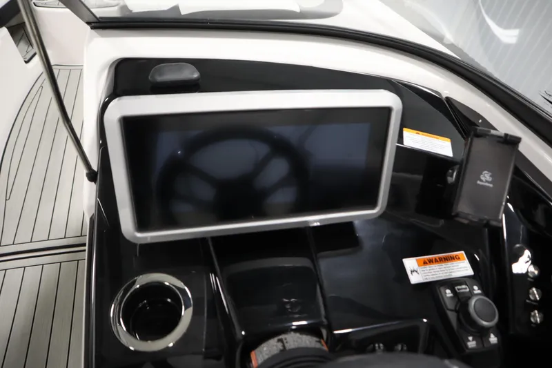 Slide: The Image of 2025 Yamaha Boats 252S dashboard with touchscreen display and controls. - 20