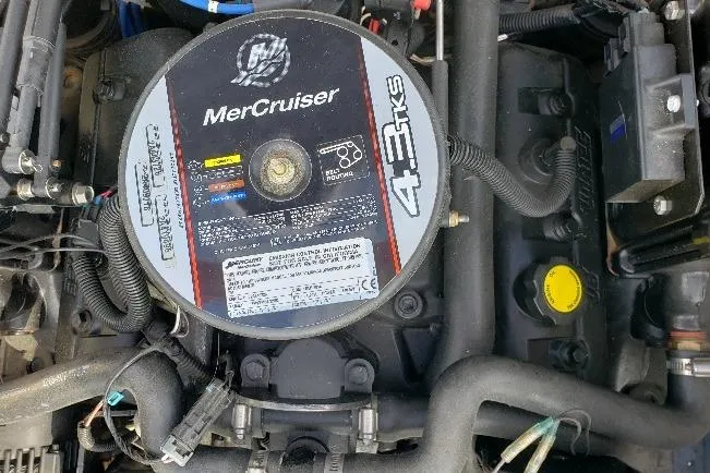 Slide: The Image of Engine of 2015 Starcraft Limited 2000 IO with MerCruiser 4.3L V6 components. - 13