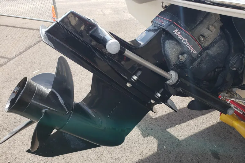 Slide: The Image of 2015 Starcraft Limited 2000 IO boat engine with MerCruiser outdrive. - 18